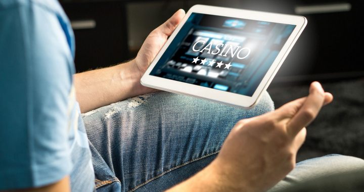 How to Play at Online Casinos